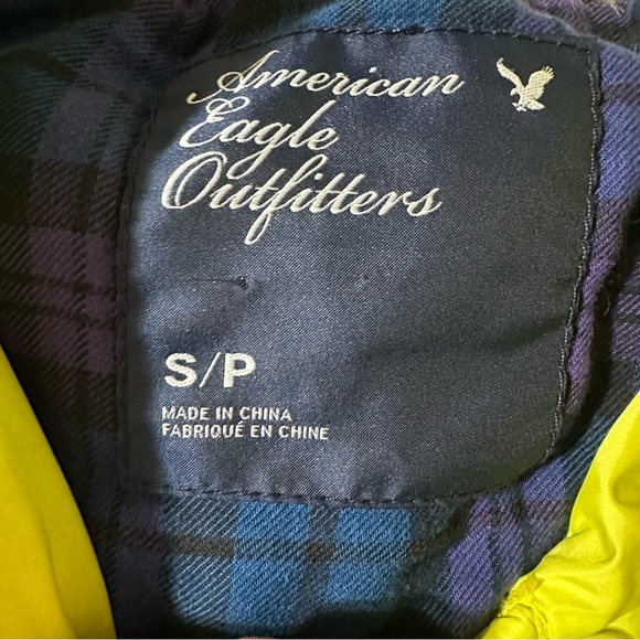 American Eagle Outfitters women's size small neon green puffer vest with hood - Picture 5 of 7